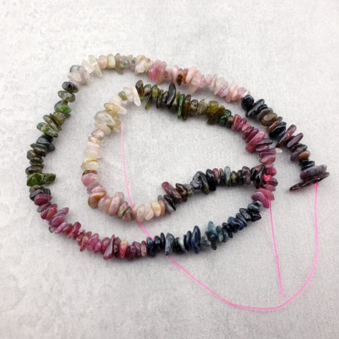 Multicoloured tourmaline chopped 3-6 mm cord 39 cm Multicoloured tourmaline chopped 3-6 mm cord 39 cm