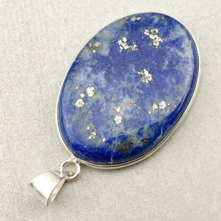 Lapis lazuli pendant 41x29 mm no 67
