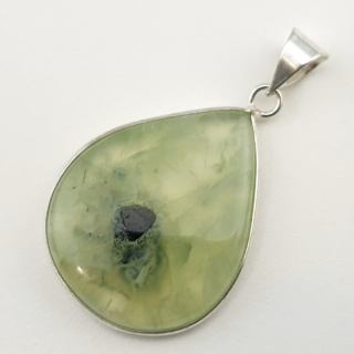 Prehnit pendant 36x29 mm no. 23