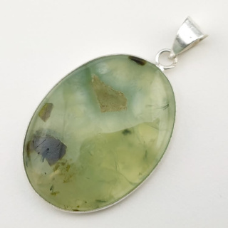 Prehnit pendant 40x31 mm no. 25