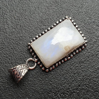 Moonstone pendant 21x14 mm no. 185