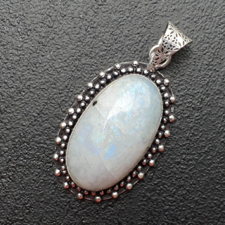 Moonstone pendant 26x16 mm no. 143