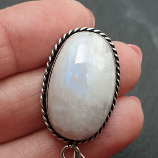 Moonstone pendant 27x17 mm no 168