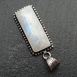 Moonstone pendant 28x11 mm no 138