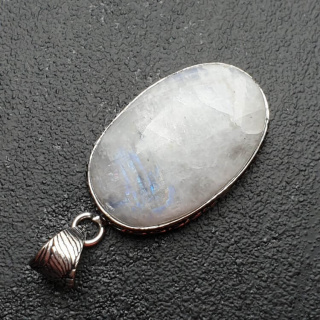 Moonstone pendant 29x19 mm no. 142