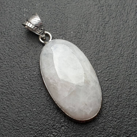 Moonstone pendant 31x19 mm no 210 Moonstone pendant 31x19 mm no 210