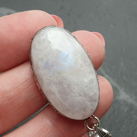 Moonstone pendant 31x19 mm no 210 Moonstone pendant 31x19 mm no 210