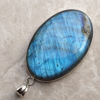 Labradorite pendant 47x31 mm no 808