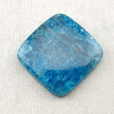 Apatite cabochon 25x25 mm no. 122 Apatite cabochon 25x25 mm no. 122