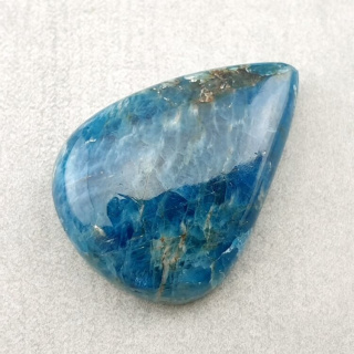 Apatite cabochon 29x20 mm no 137