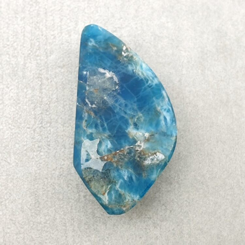 Apatite cabochon 32x17 mm no. 105 Apatite cabochon 32x17 mm no. 105