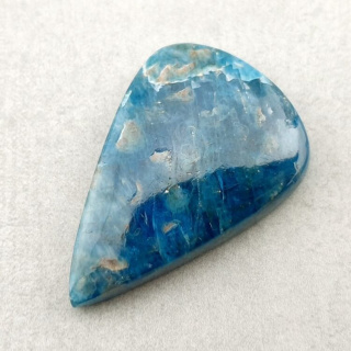 Apatite cabochon 32x21 mm no 94