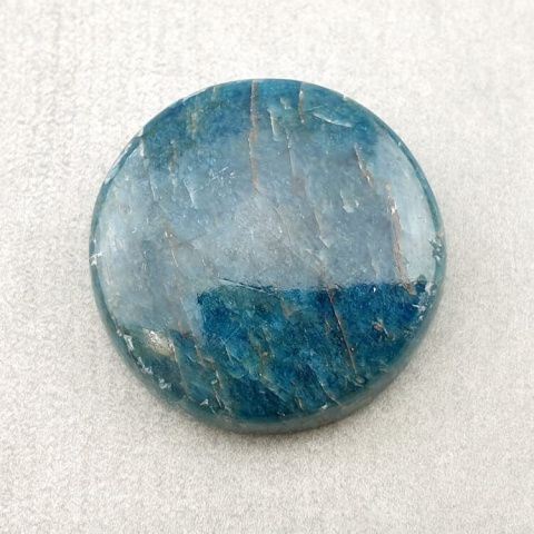 Apatite cabochon dia. 25 mm no 126 Apatite cabochon dia. 25 mm no 126