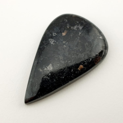 Nuummite cabochon 28x18 mm no. 4 Nuummite cabochon 28x18 mm no. 4
