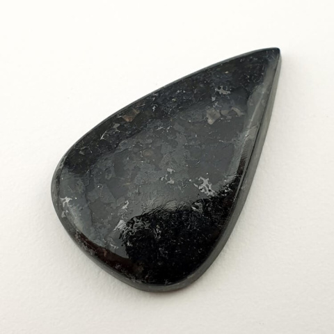 Nuummite cabochon 28x18 mm no. 4 Nuummite cabochon 28x18 mm no. 4