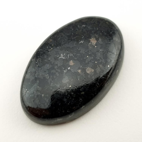 Nuummite cabochon 31x19 mm no. 9 Nuummite cabochon 31x19 mm no. 9