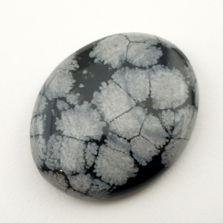 Snow obsidian cabochon 31x25 mm no 41