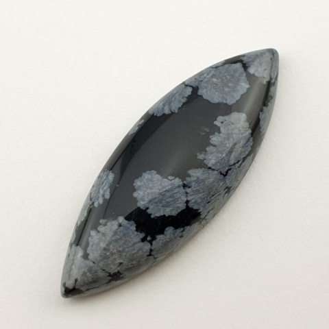Obsydian śnieżny kaboszon 39x15 mm nr 45 Obsydian śnieżny kaboszon 39x15 mm nr 45