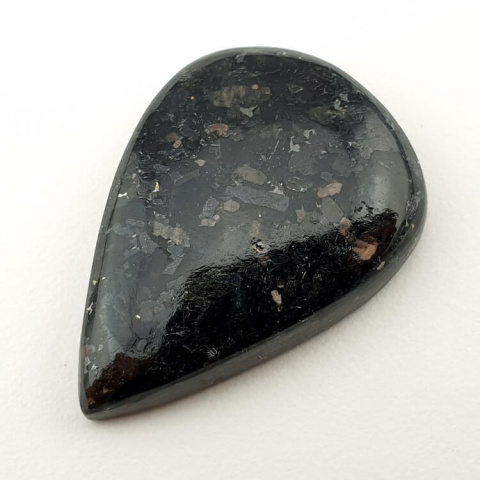 Nuummit cabochon 28x20 mm no. 32 Nuummit cabochon 28x20 mm no. 32
