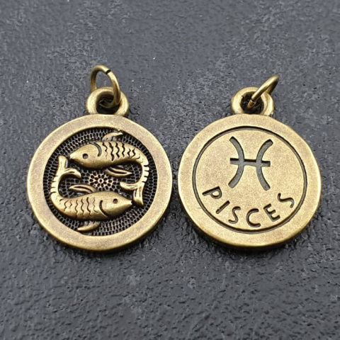 Fish pendant brass 18.5 mm Fish pendant brass 18.5 mm