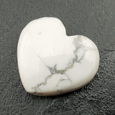 Howlite cabochon heart 25x23 mm no 3 Howlite cabochon heart 25x23 mm no 3