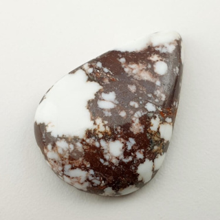 Magnesite cabochon 30x21 mm no 1