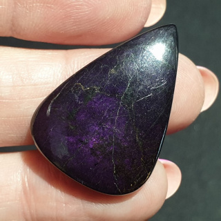 Purpurite cabochon 31x22 mm no 29