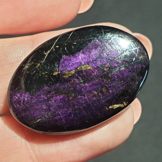 Purpurite cabochon 32x21 mm no 15