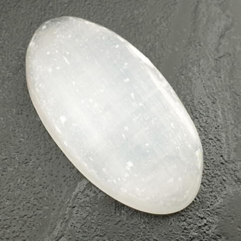 Selenit kaboszon 45x24 mm nr 32 Selenit kaboszon 45x24 mm nr 32