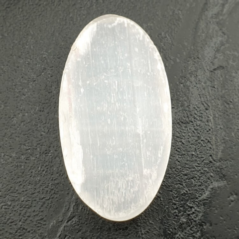 Selenit kaboszon 45x24 mm nr 32 Selenit kaboszon 45x24 mm nr 32