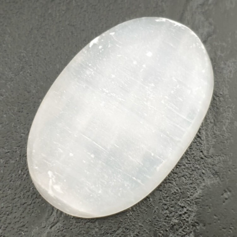Selenite cabochon 47x31 mm no. 31 Selenite cabochon 47x31 mm no. 31