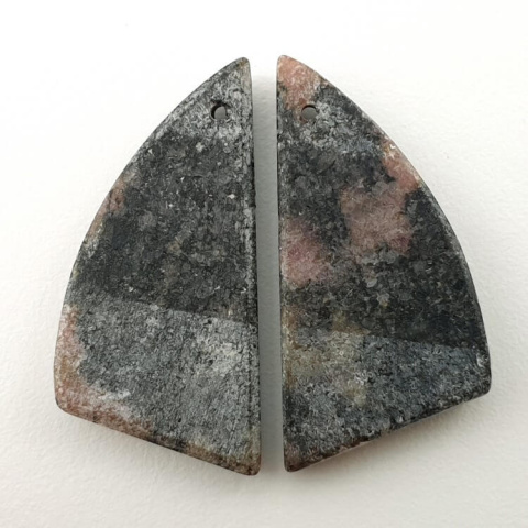 Rodonit para kaboszonów z dziurką 27x14 mm nr P46 Rodonit para kaboszonów z dziurką 27x14 mm nr P46