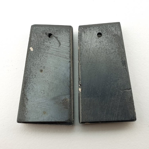 Hematyt para kaboszonów z dziurką 24x13 mm nr P173 Hematyt para kaboszonów z dziurką 24x13 mm nr P173