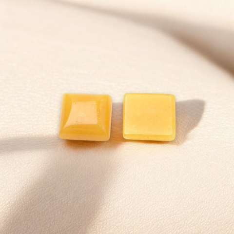 Jadeit żółty kaboszon 10x10 mm 1 szt Jadeit żółty kaboszon 10x10 mm 1 szt