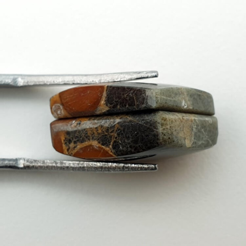 Obsydian orzechowy para kaboszonów z dziurką 15x12 mm nr P316 Obsydian orzechowy para kaboszonów z dziurką 15x12 mm nr P316