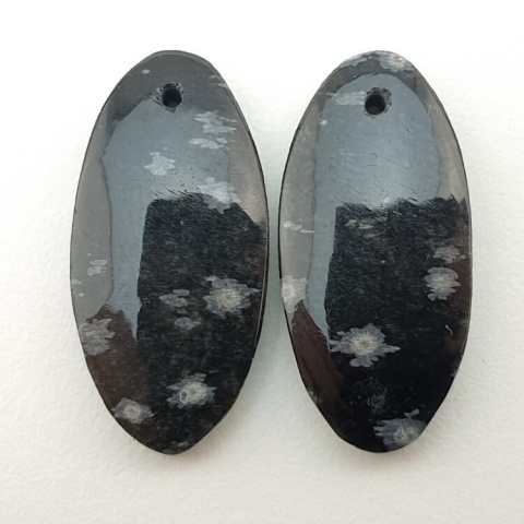 Obsydian śnieżny para kaboszonów z dziurką 23x11 mm nr P206 Obsydian śnieżny para kaboszonów z dziurką 23x11 mm nr P206