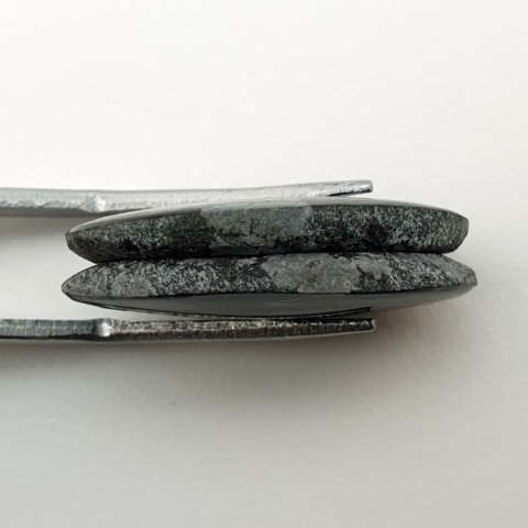 Obsydian śnieżny para kaboszonów z dziurką 23x13 mm nr P216 Obsydian śnieżny para kaboszonów z dziurką 23x13 mm nr P216