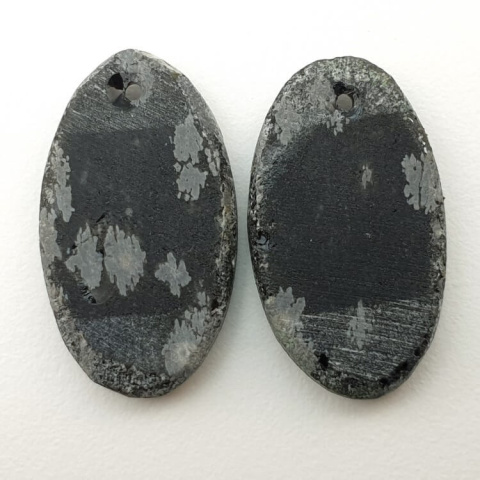 Obsydian śnieżny para kaboszonów z dziurką 23x13 mm nr P216 Obsydian śnieżny para kaboszonów z dziurką 23x13 mm nr P216