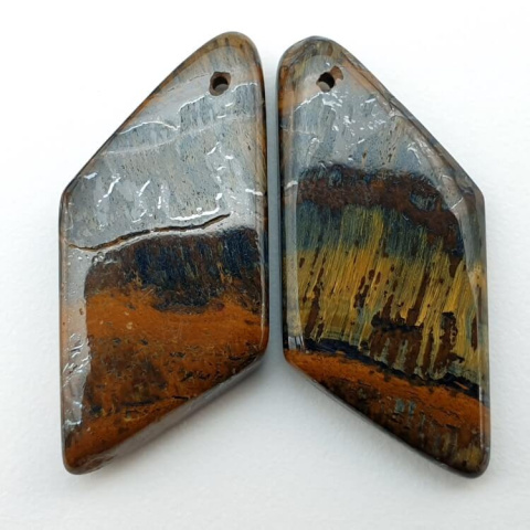 Tygrysie oko para kaboszonów z dziurką 33x15 mm nr P389 Tygrysie oko para kaboszonów z dziurką 33x15 mm nr P389