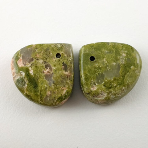 Unakit para kaboszonów z dziurką 15x15 mm nr P156 Unakit para kaboszonów z dziurką 15x15 mm nr P156