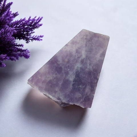 Lepidolite cut raw 25x18 mm No 78 Lepidolite cut raw 25x18 mm No 78