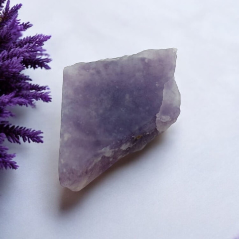 Lepidolite cut raw 27x17 mm No. 95 Lepidolite cut raw 27x17 mm No. 95
