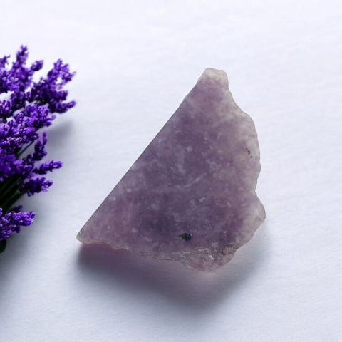 Lepidolite cut raw 36x22 mm No. 40 Lepidolite cut raw 36x22 mm No. 40