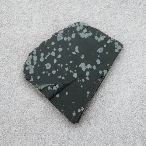 Snow obsidian cut raw 31x22 mm no 18 Snow obsidian cut raw 31x22 mm no 18