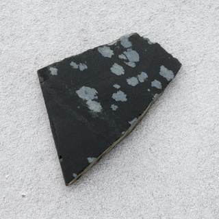 Cut snow obsidian raw 32x21 mm No 26