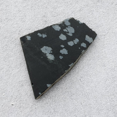 Cut snow obsidian raw 32x21 mm No 26 Cut snow obsidian raw 32x21 mm No 26