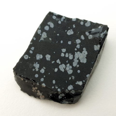 Obsydian śnieżny cięty surowy 25x20 mm nr 80 Obsydian śnieżny cięty surowy 25x20 mm nr 80