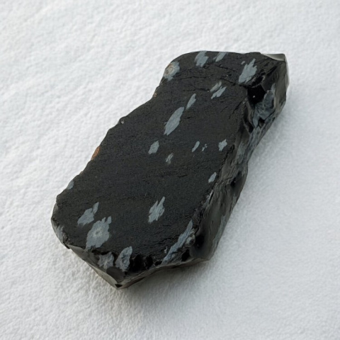 Obsydian śnieżny cięty surowy 31x17 mm nr 68 Obsydian śnieżny cięty surowy 31x17 mm nr 68