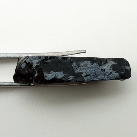 Obsydian śnieżny cięty surowy 31x17 mm nr 68 Obsydian śnieżny cięty surowy 31x17 mm nr 68