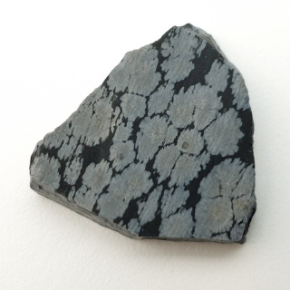 Cut snow obsidian raw 31x27 mm No. 58